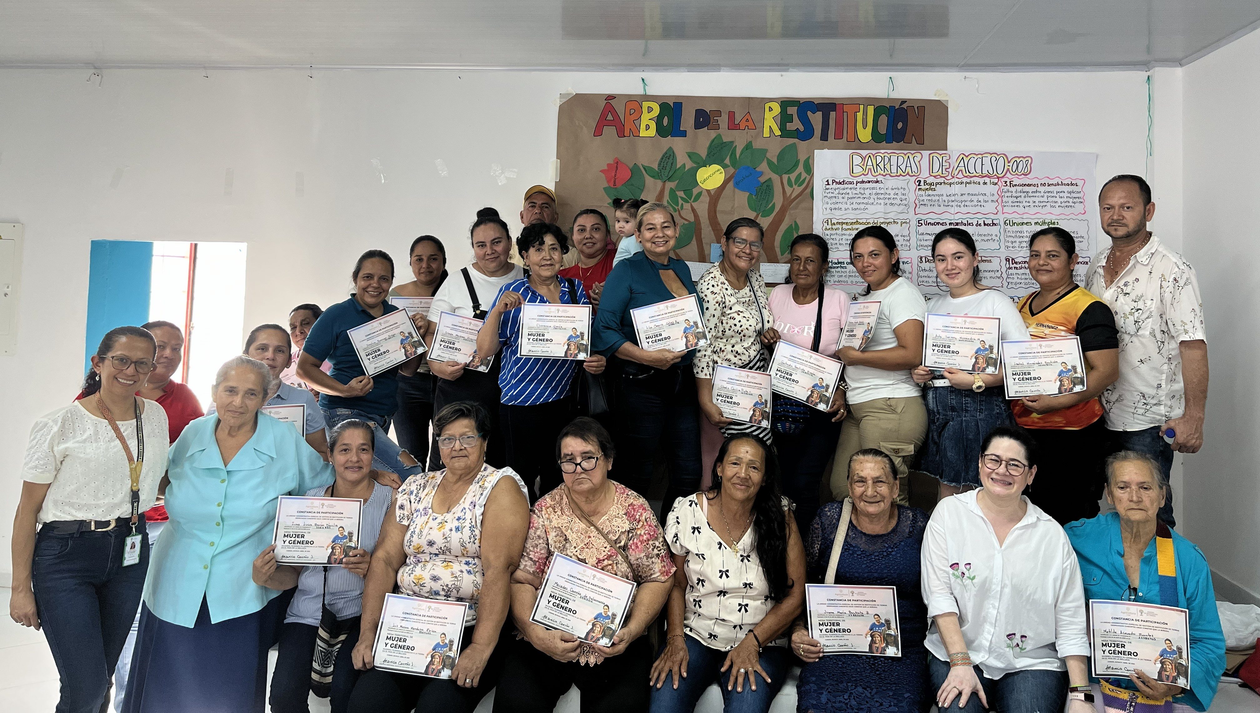 En dicho municipio, la entidad desarrolló la Mesa de Mujeres, un espacio en el que 32 participantes abordaron las principales barreras para acceder a esta política pública y concertaron soluciones.